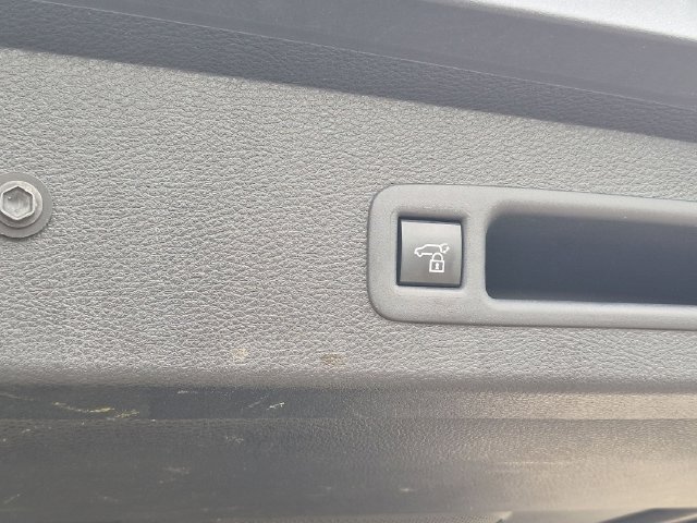 Used 2025 Toyota Sienna XLE FWD image 31