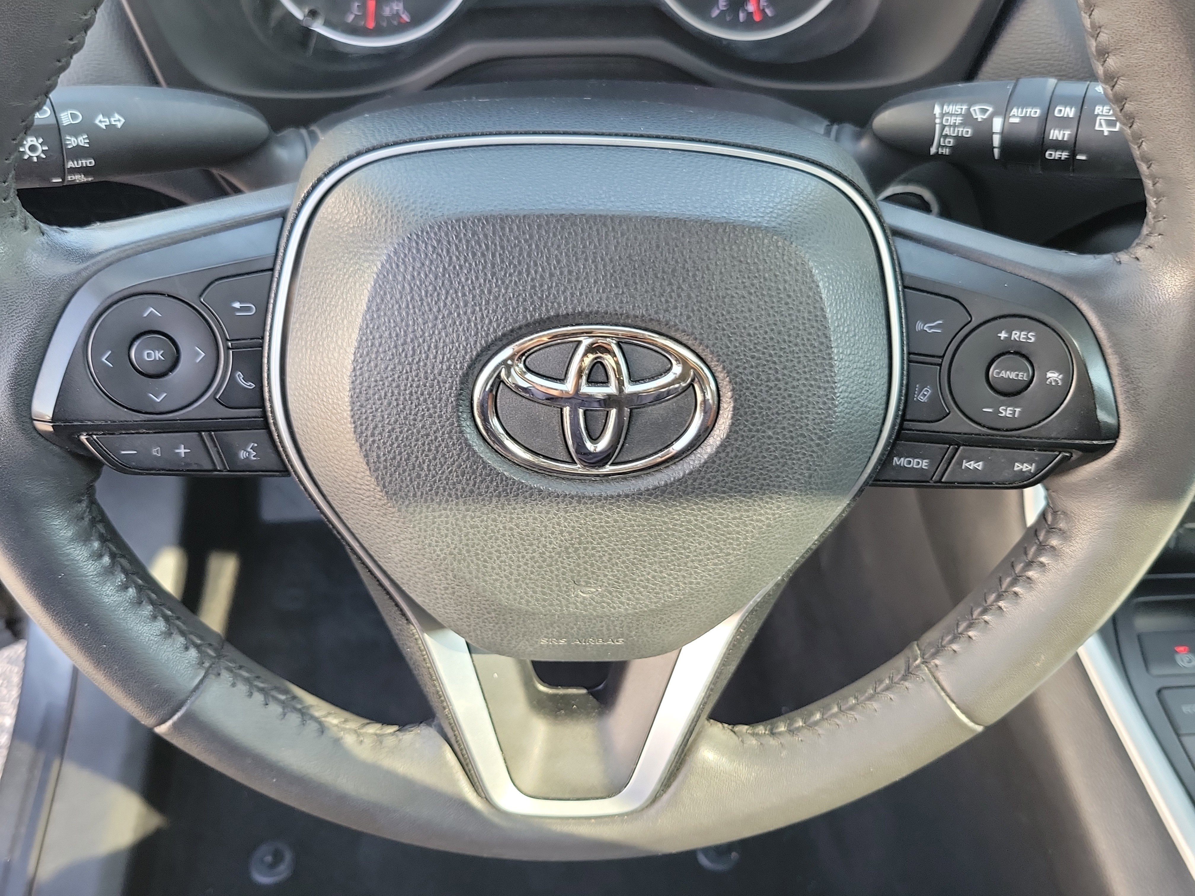 Used 2022 Toyota RAV4 XLE image 22