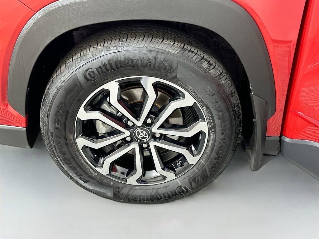 Used 2024 Toyota Corolla Cross SE image 31