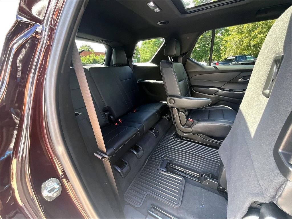Used 2023 Chevrolet Traverse LT w/ LT Premium Package AWD/4WD image 16