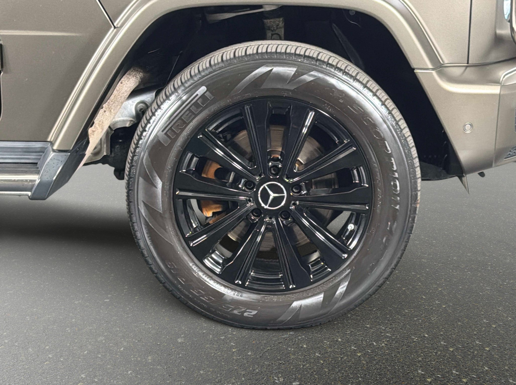 Used 2022 Mercedes-Benz G 550 image 3