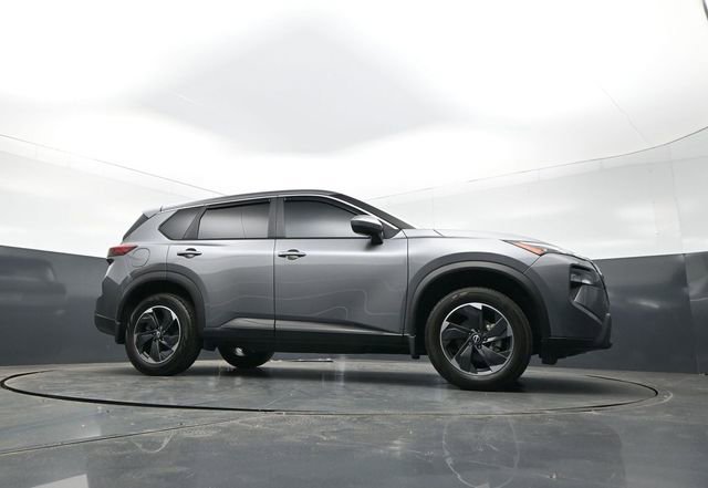 Certified 2024 Nissan Rogue SV FWD image 28