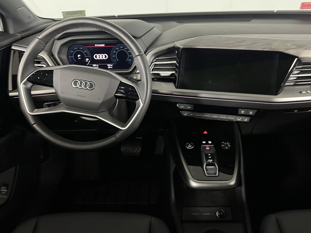 Used 2024 Audi Q4 e-tron Premium Plus w/ Premium Plus image 18