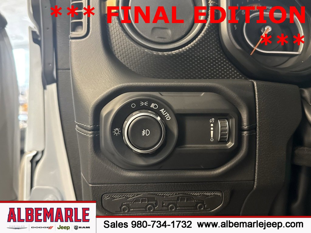 Used 2025 Jeep Wrangler Unlimited Rubicon 392 image 17
