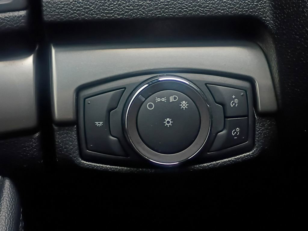 Used 2019 Ford Explorer XLT image 12