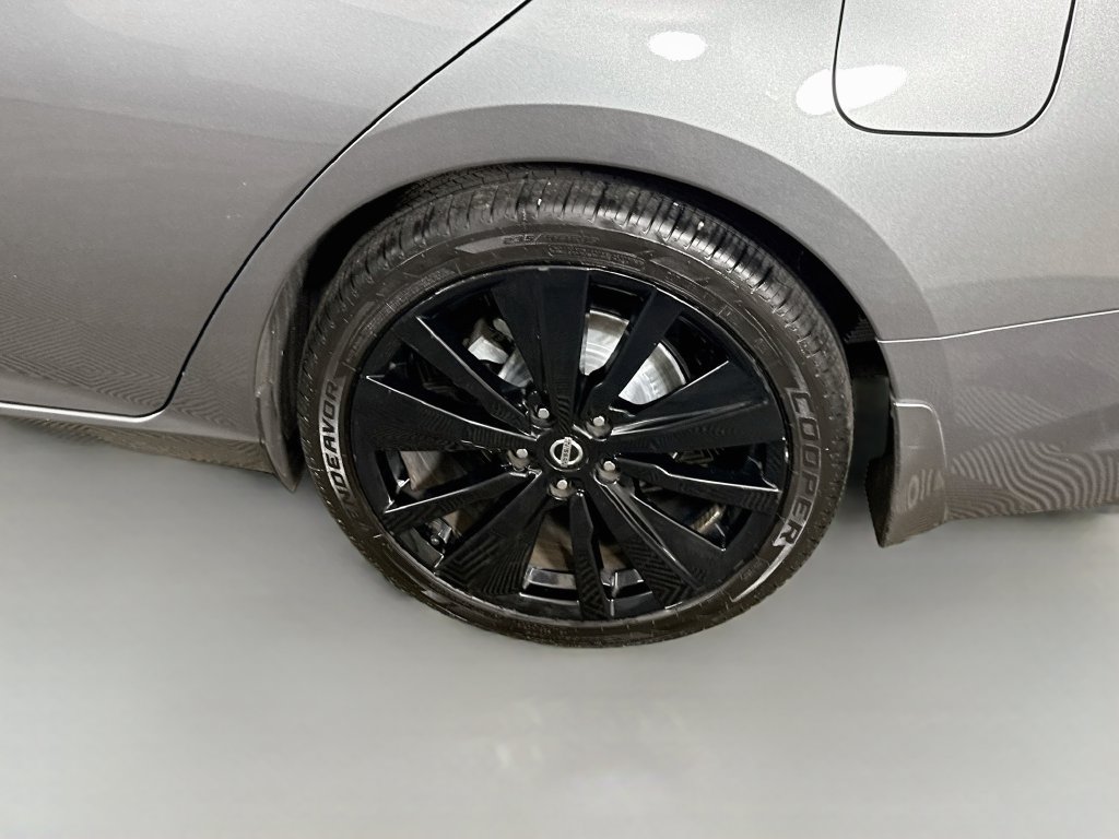 Used 2022 Nissan Altima 2.5 SR w/ Midnight Edition Package FWD image 34