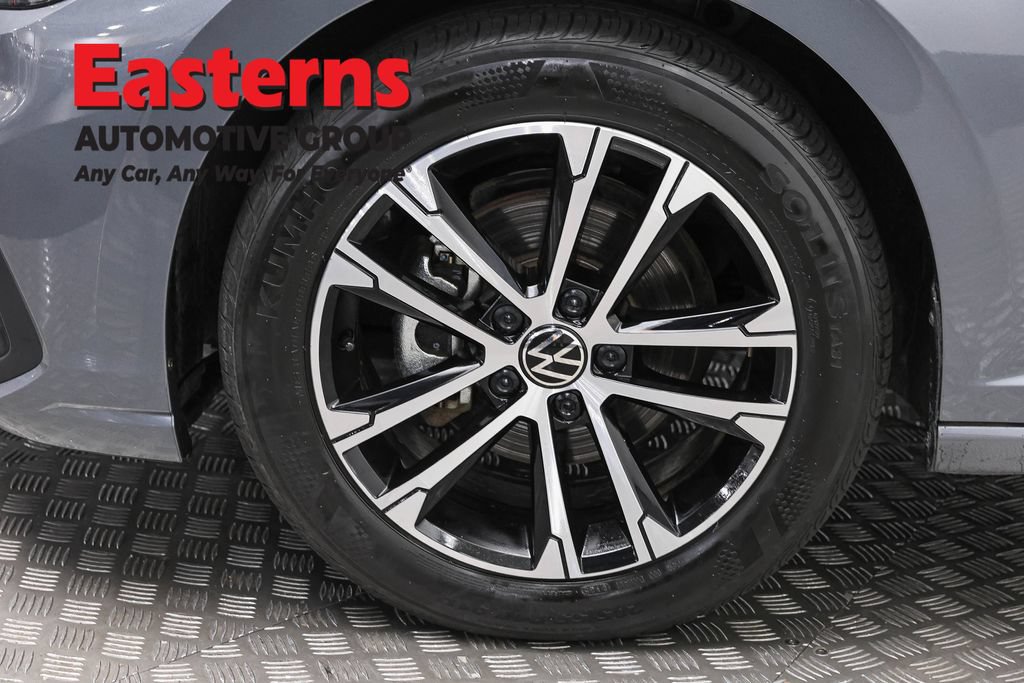 Used 2025 Volkswagen Jetta Sport FWD image 31