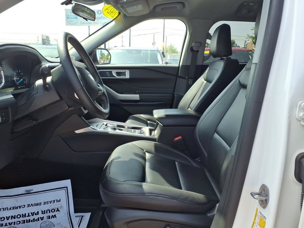Used 2024 Ford Explorer XLT w/ Equipment Group 202A AWD/4WD image 15