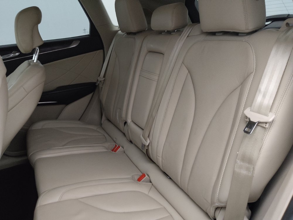 Used 2019 Lincoln MKC Reserve FWD image 18