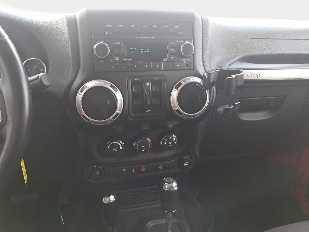 Used 2017 Jeep Wrangler Unlimited Sahara AWD/4WD image 19