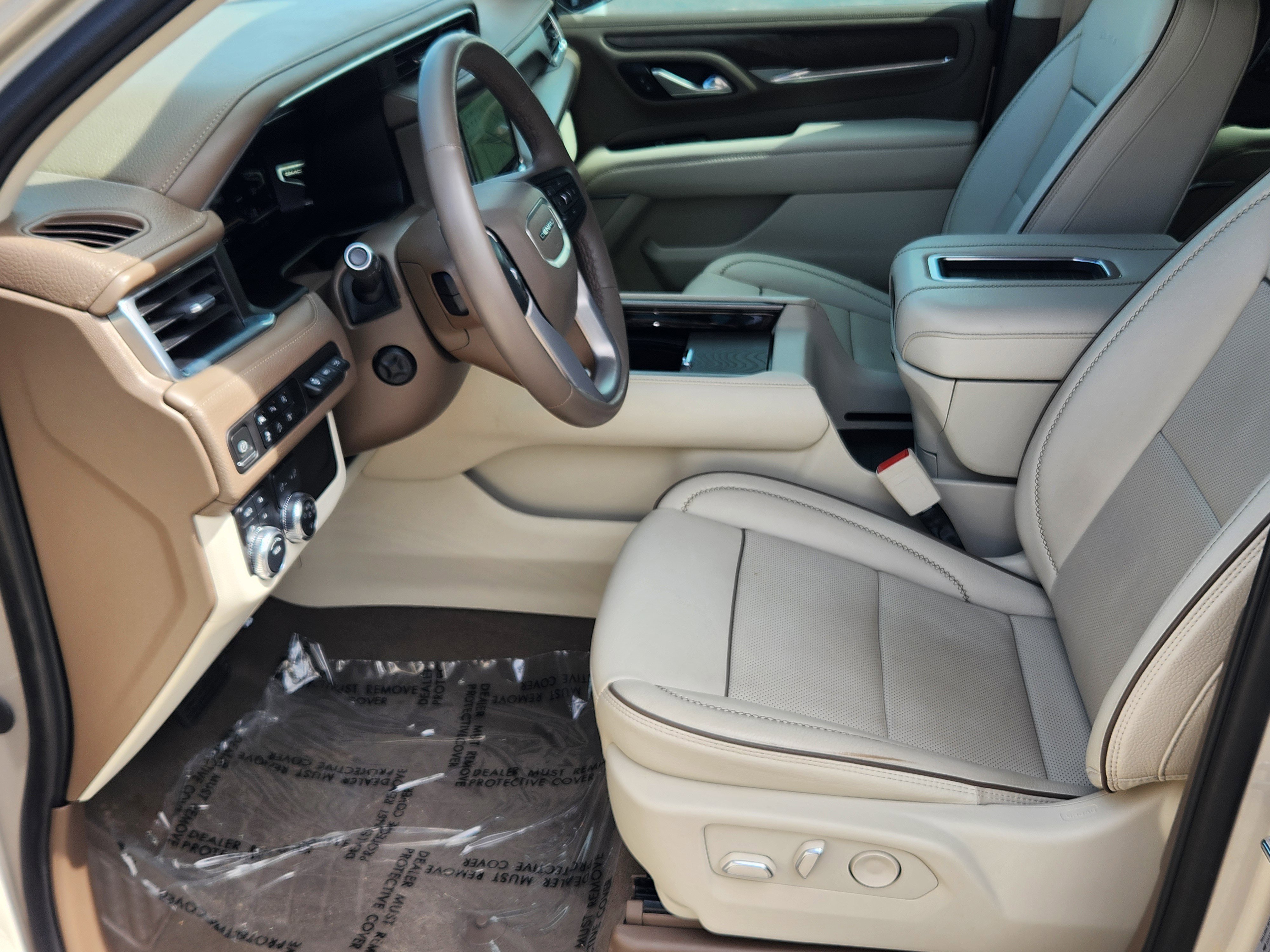 Used 2023 GMC Yukon XL Denali AWD/4WD image 14