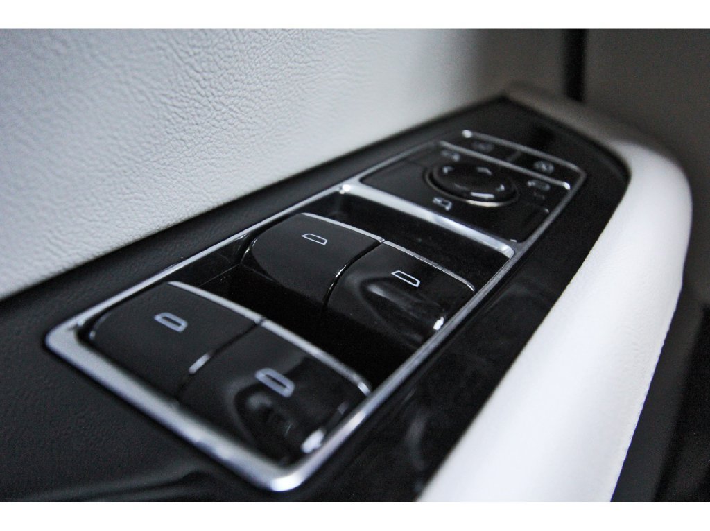 New 2027 Cadillac Vistiq Luxury AWD/4WD image 16