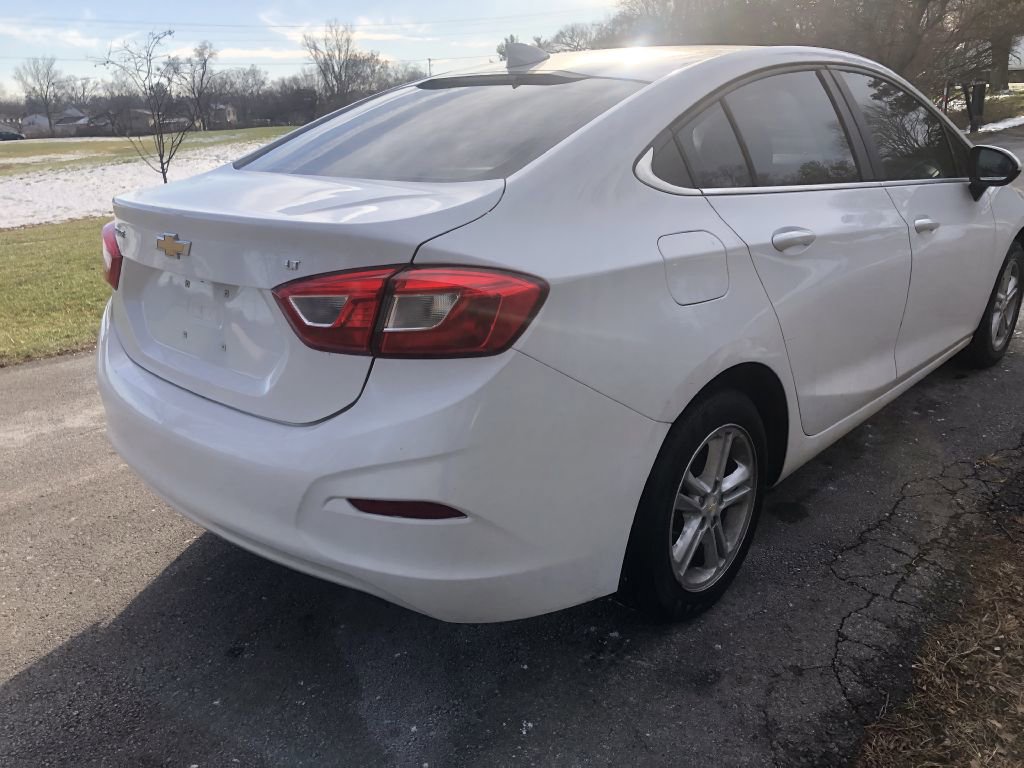 Used 2018 Chevrolet Cruze LT image 11