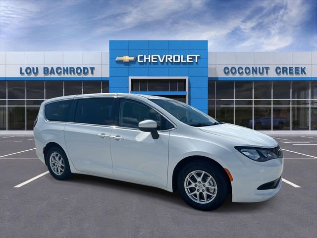 Used 2023 Chrysler Voyager LX FWD video 2