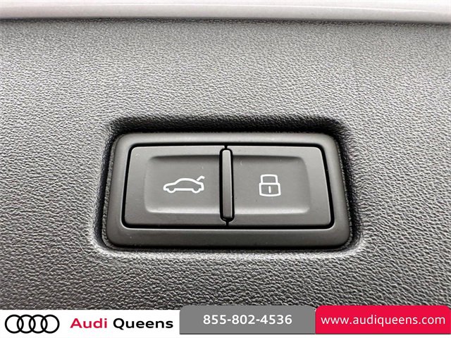 Used 2024 Audi Q4 e-tron Premium Plus image 11