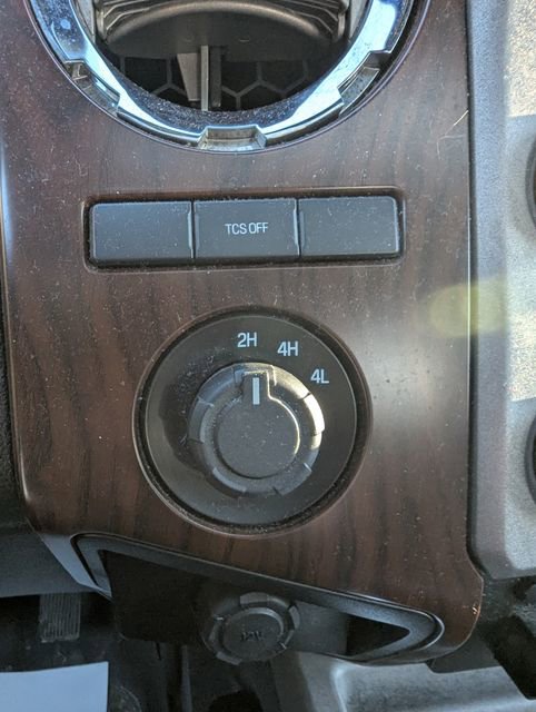 Used 2014 Ford F350 Lariat w/ Lariat Ultimate Package AWD/4WD image 25