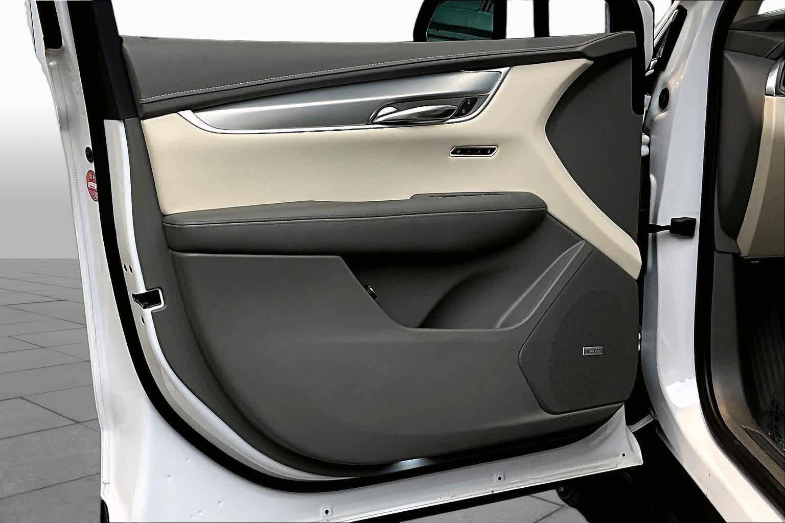 Used 2022 Cadillac XT5 Premium Luxury FWD image 22