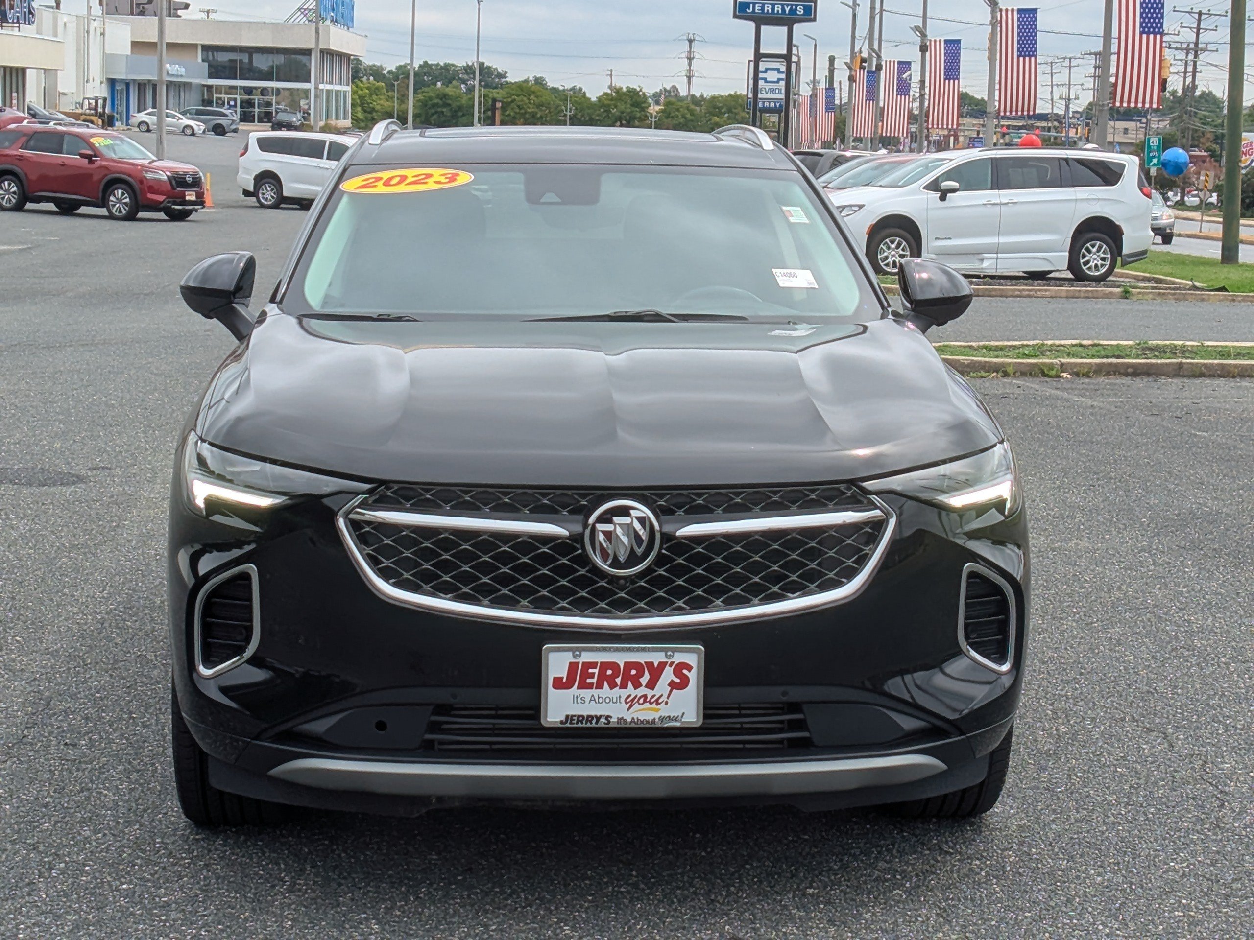Used 2023 Buick Envision Avenir AWD/4WD image 2