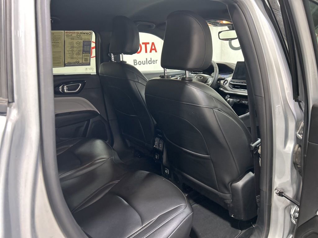 Used 2025 Jeep Compass Limited image 15