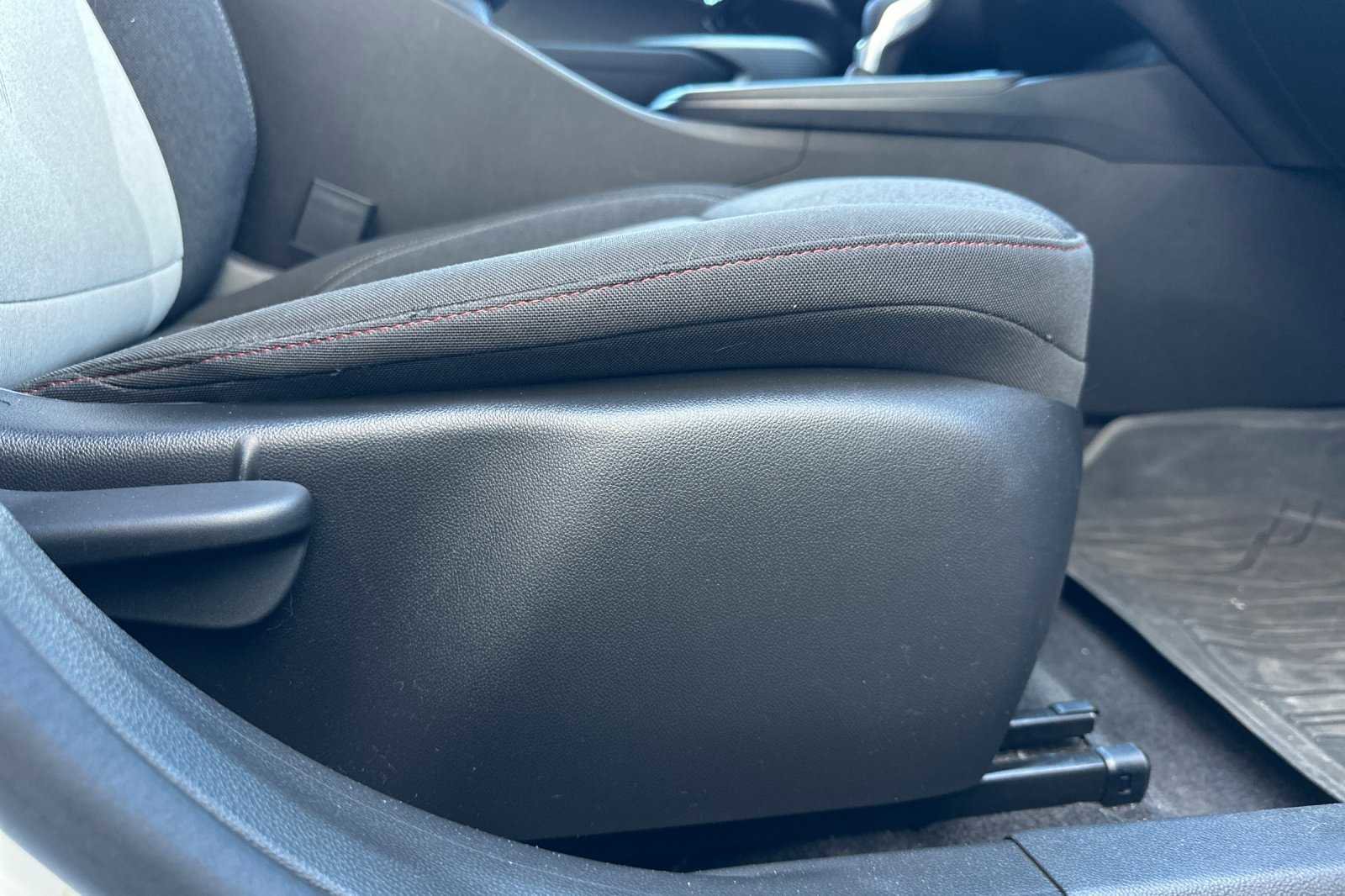 Used 2024 Chevrolet Trax RS w/ Sunroof Package image 22