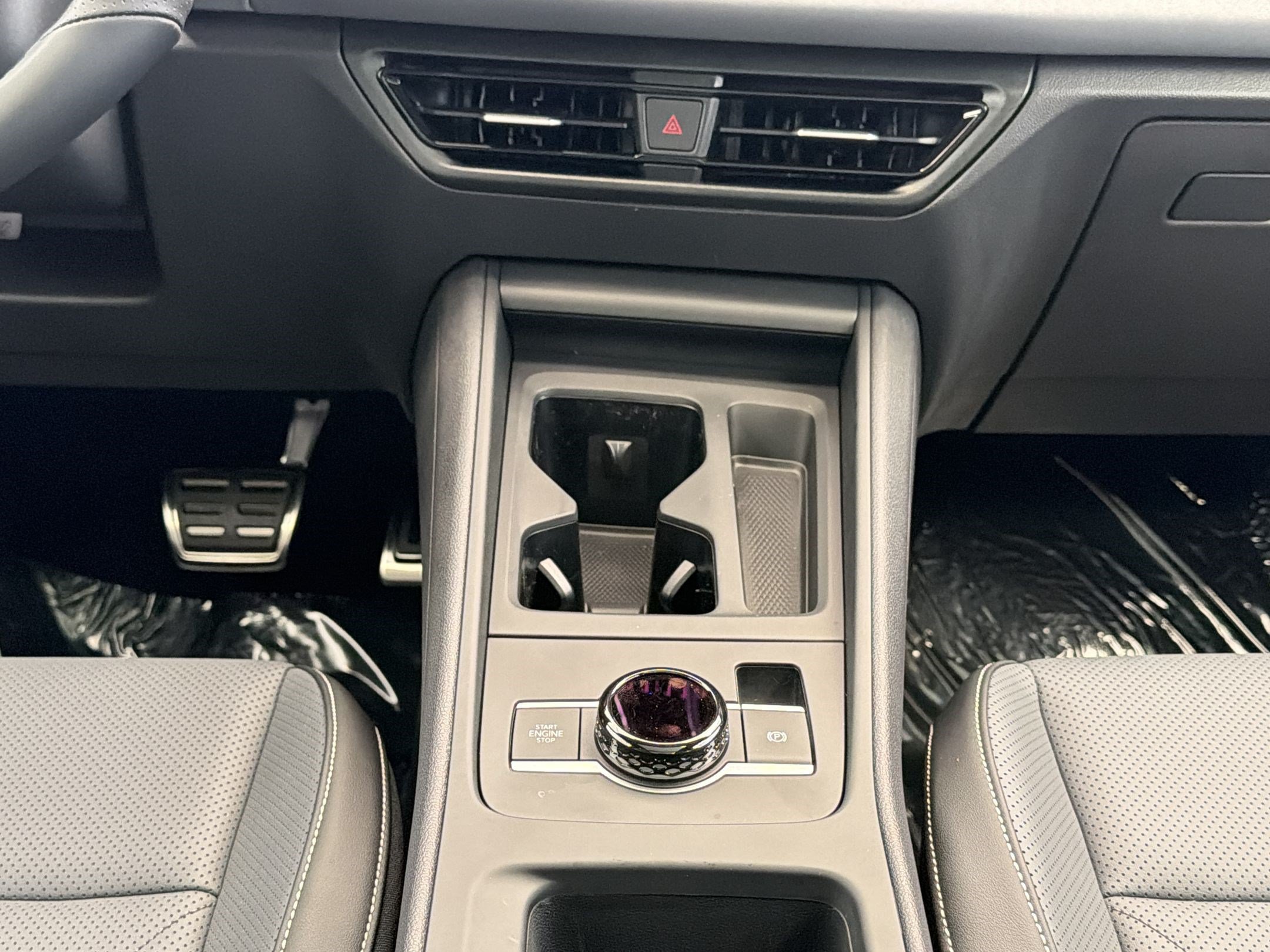 New 2026 Volkswagen Tiguan SE R-Line FWD image 26