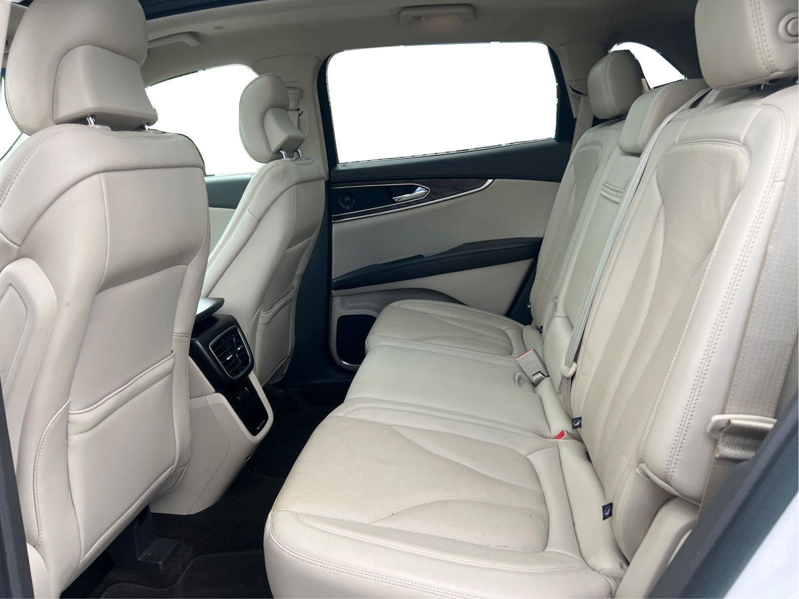 Used 2019 Lincoln Nautilus Reserve FWD image 11