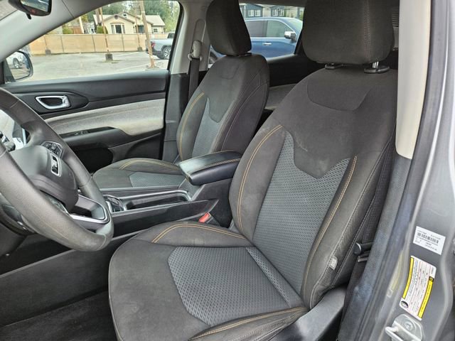 Used 2022 Jeep Compass Sport image 5