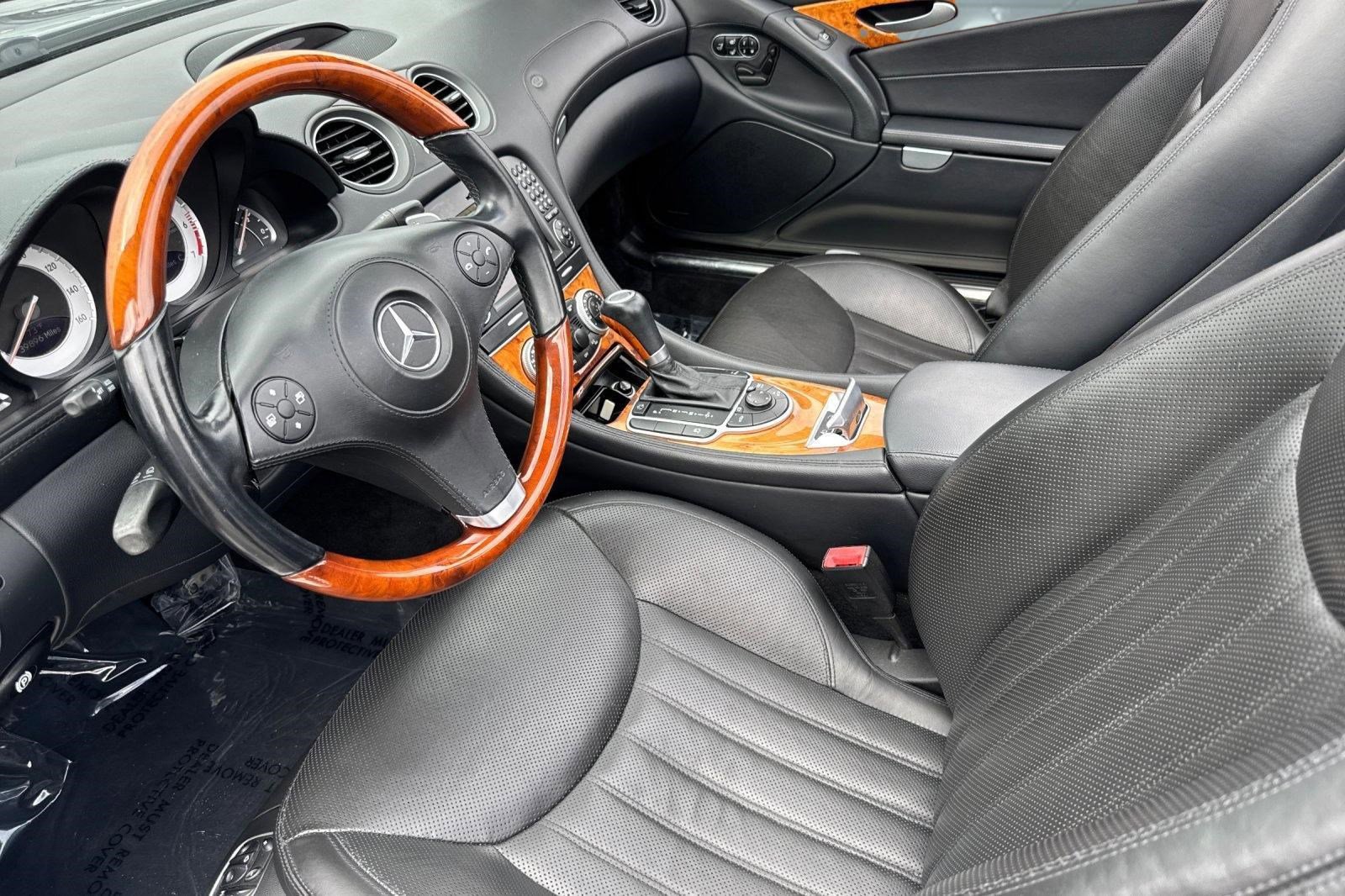 Used 2012 Mercedes-Benz SL 550 image 4