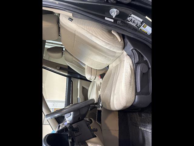 Used 2012 Hyundai Santa Fe GLS image 18