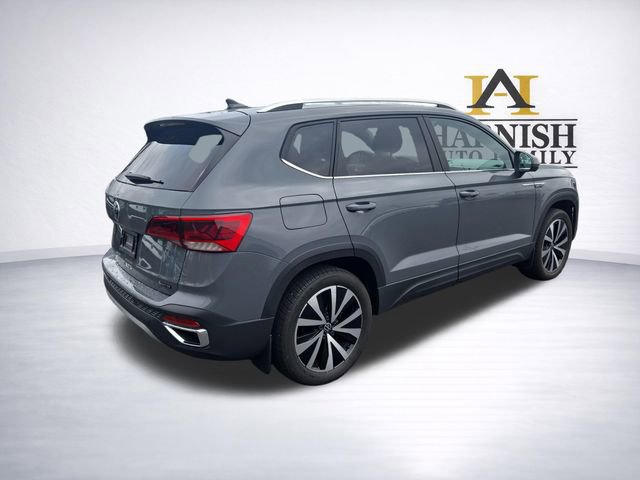 Certified 2023 Volkswagen Taos SE w/ Panoramic Sunroof Package AWD/4WD image 7