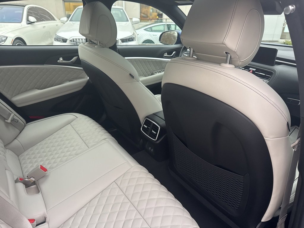 Used 2025 Genesis G70 3.3T Advanced w/ Sport Prestige Package image 21