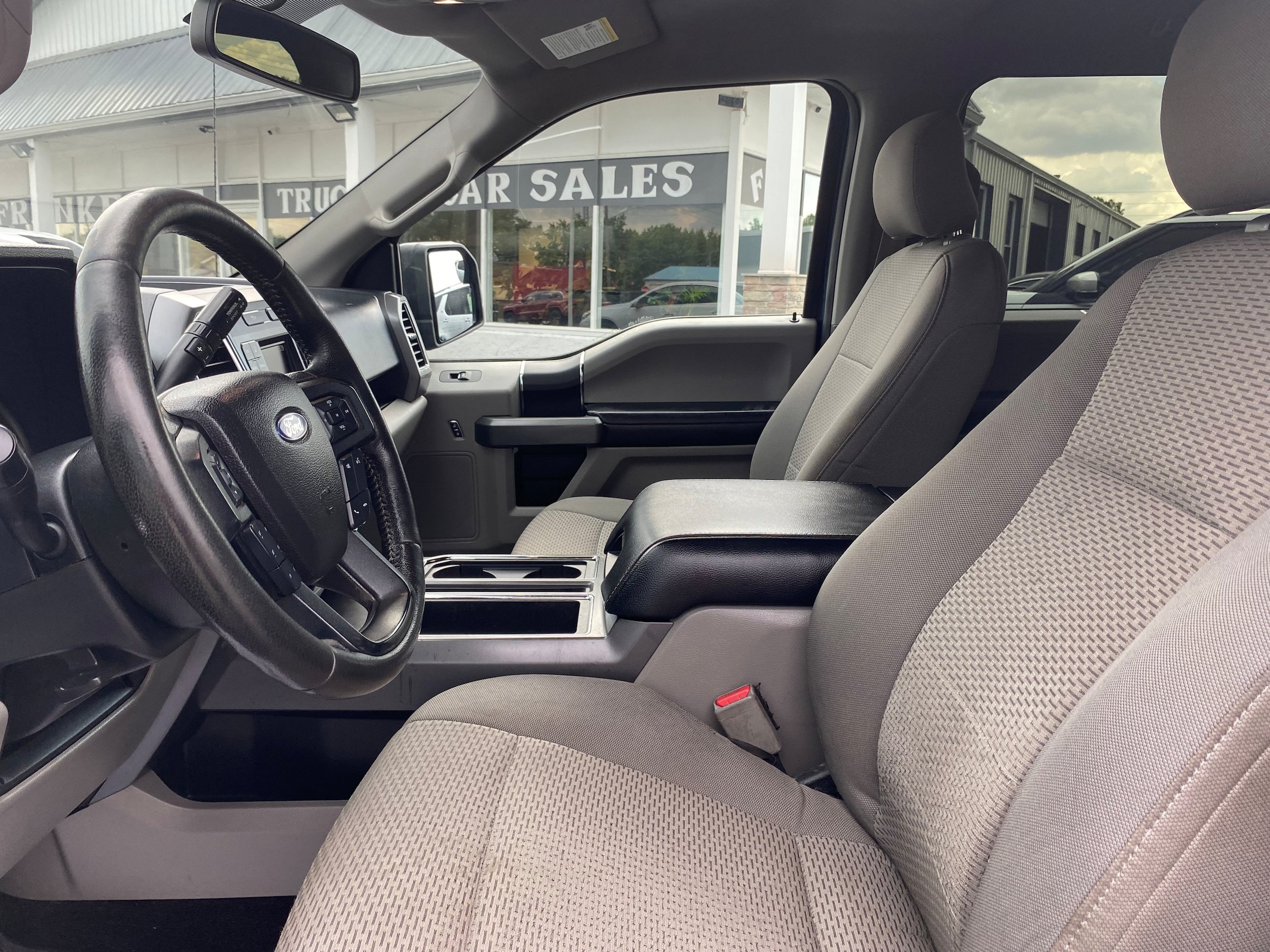 Used 2016 Ford F150 XLT w/ Equipment Group 301A Mid AWD/4WD image 10