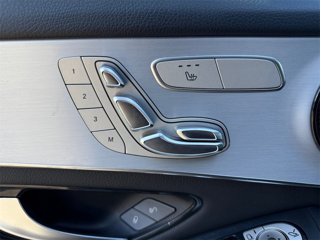 Used 2022 Mercedes-Benz GLC 300 image 11