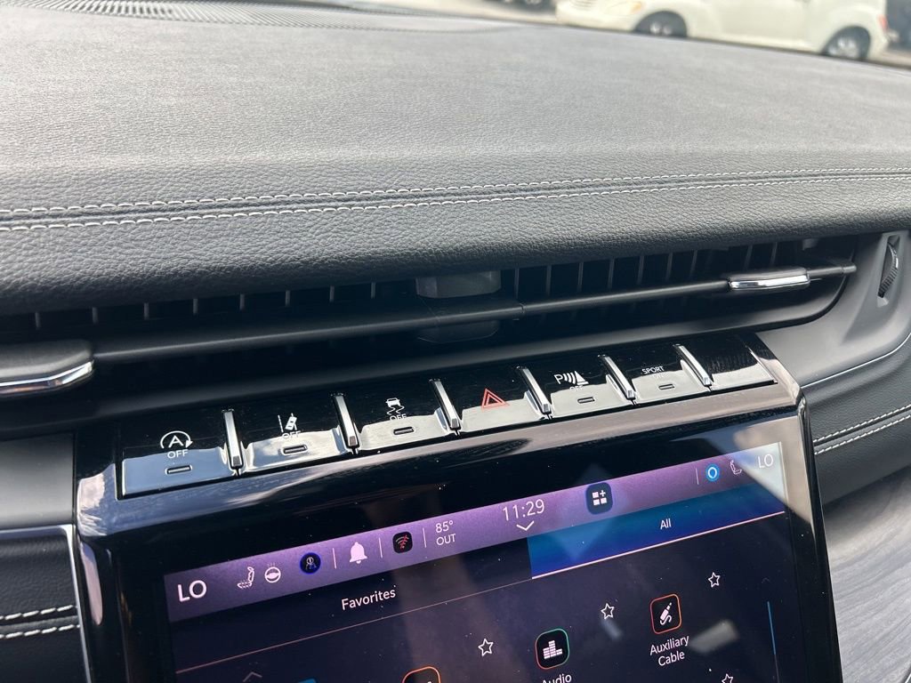 Certified 2025 Jeep Grand Cherokee Limited w/ Black Appearance Package image 41