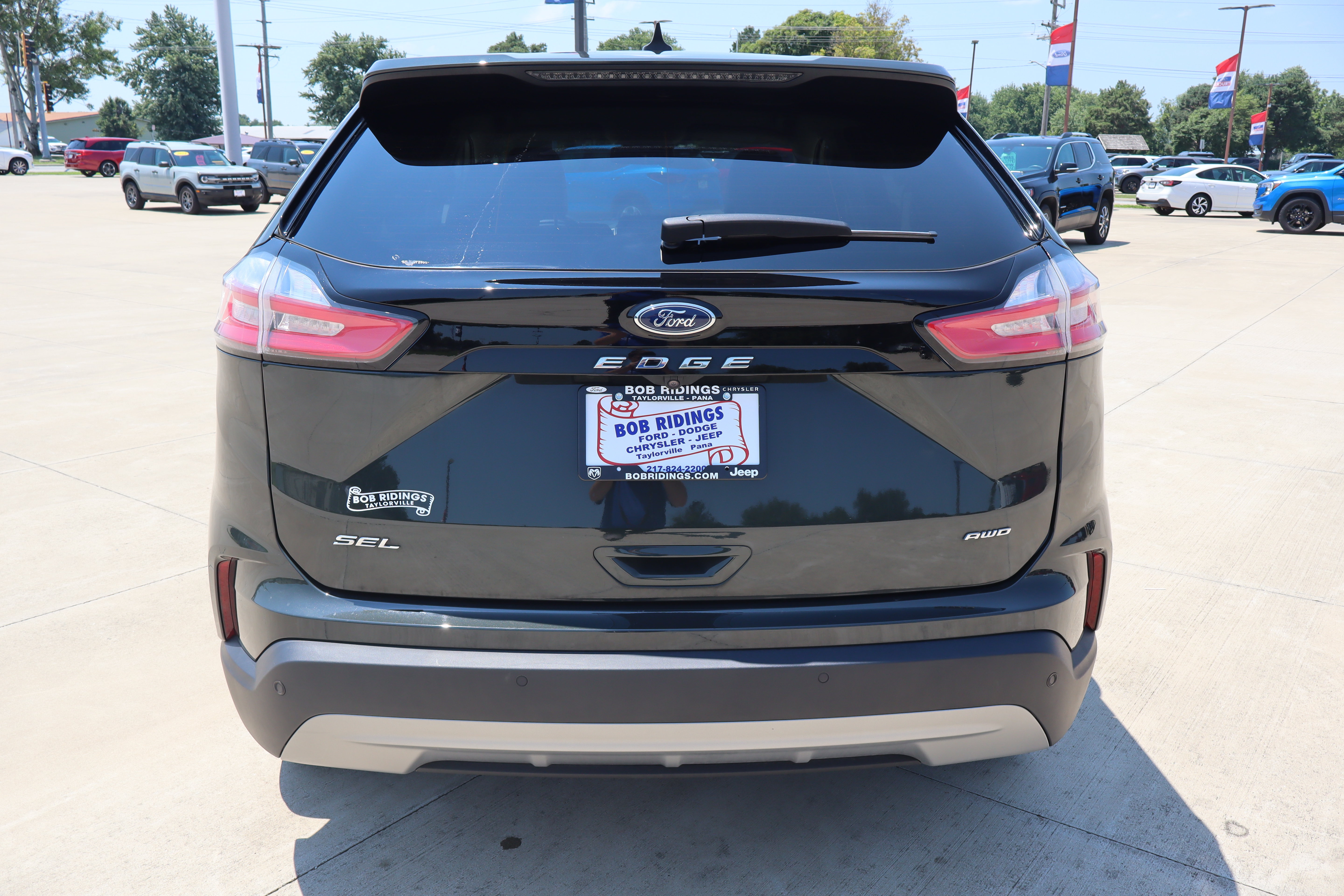 Used 2024 Ford Edge SEL w/ Convenience Package AWD/4WD image 4