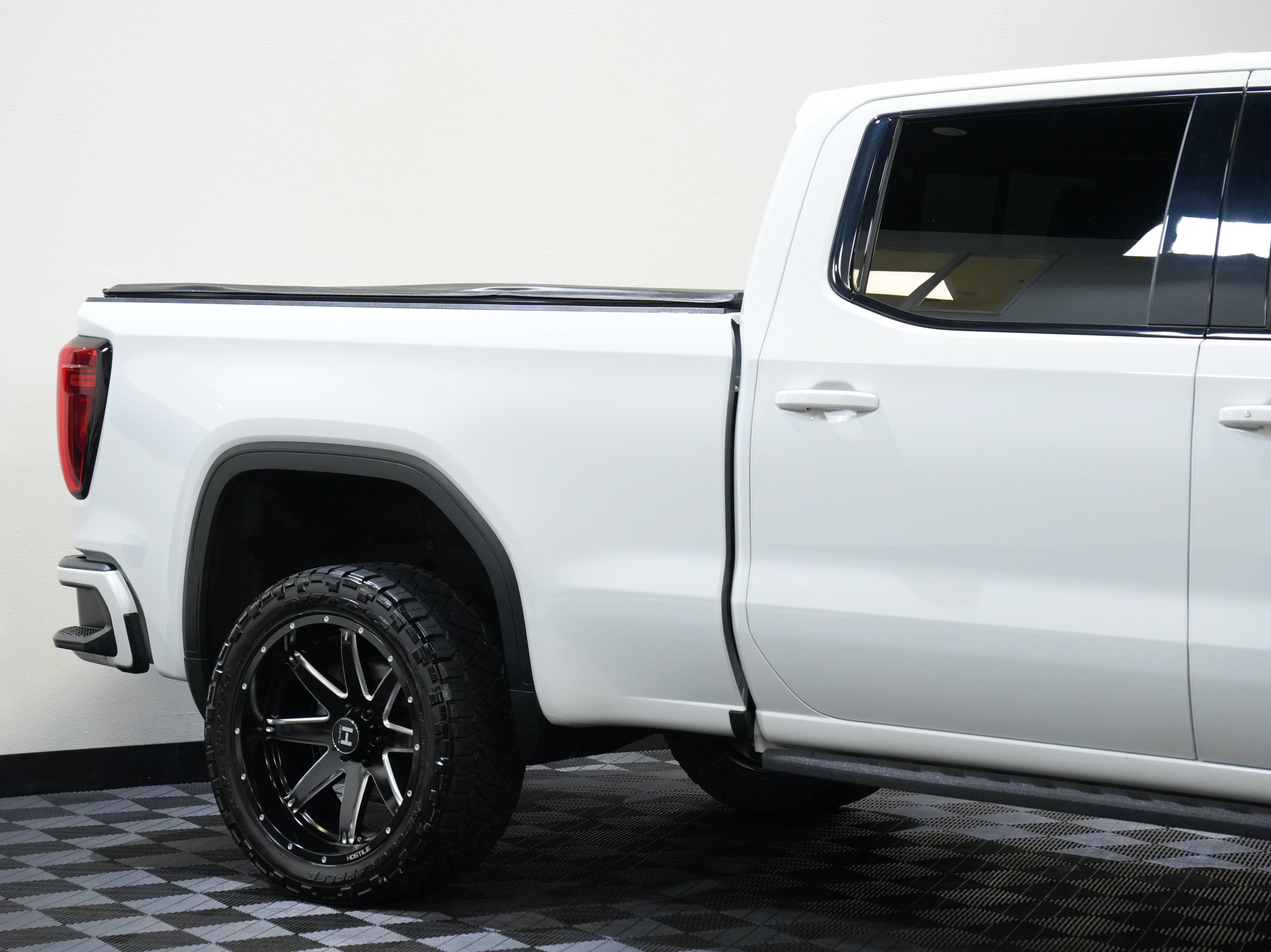 Used 2022 GMC Sierra 1500 AT4 w/ AT4 Premium Package AWD/4WD image 13