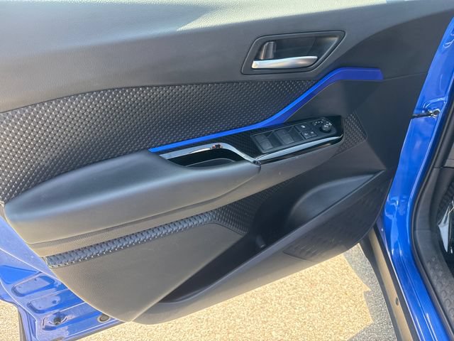 Used 2021 Toyota C-HR XLE FWD image 9