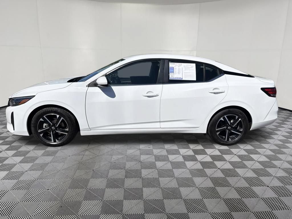 Used 2025 Nissan Sentra SV FWD image 4