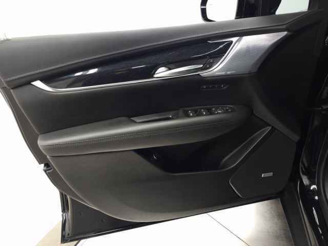 Certified 2023 Cadillac XT5 Premium Luxury image 17