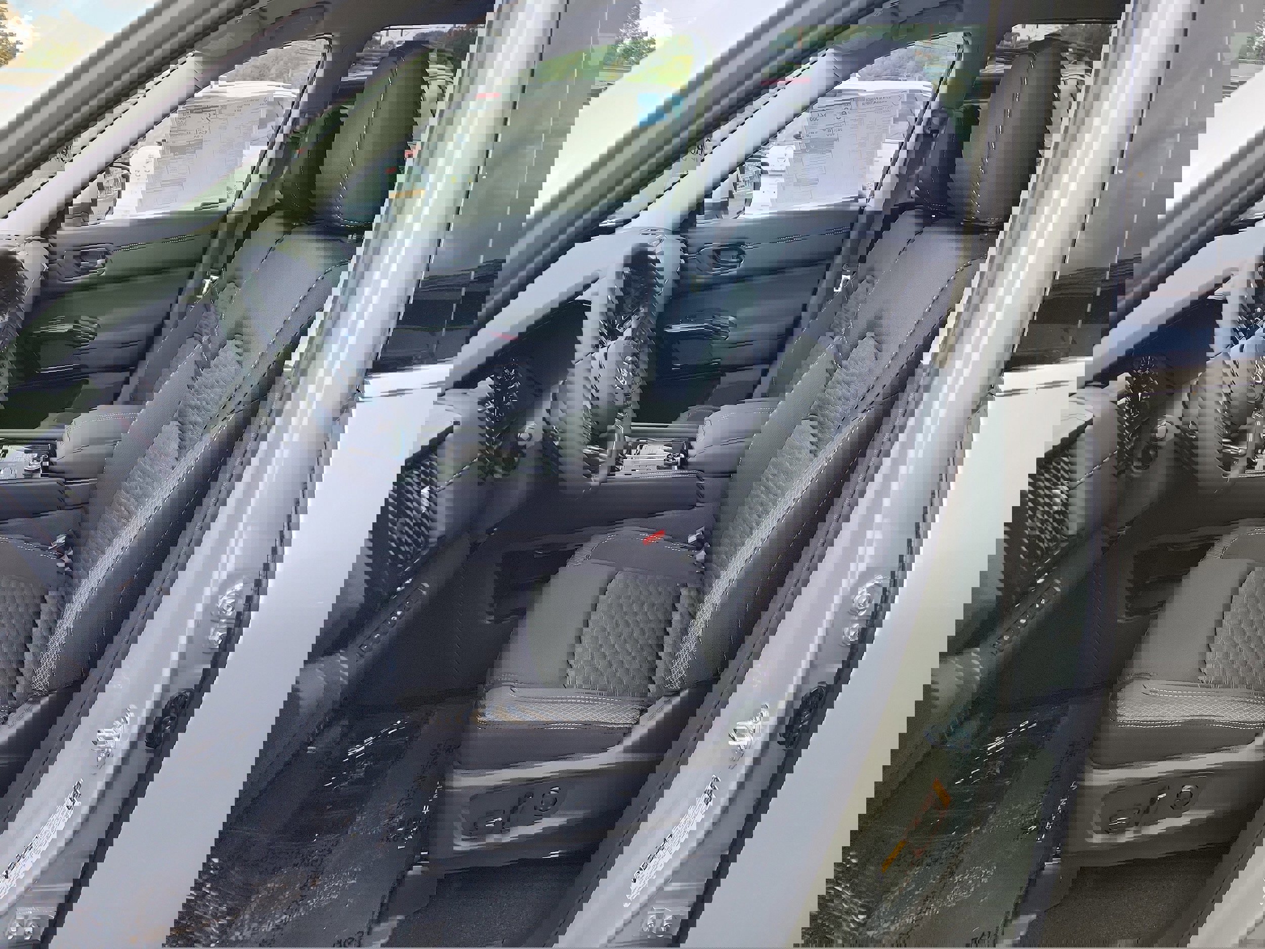 New 2025 Nissan Pathfinder SV w/ Black Appearance Package image 11