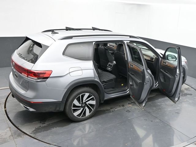 Used 2024 Volkswagen Atlas SE image 45
