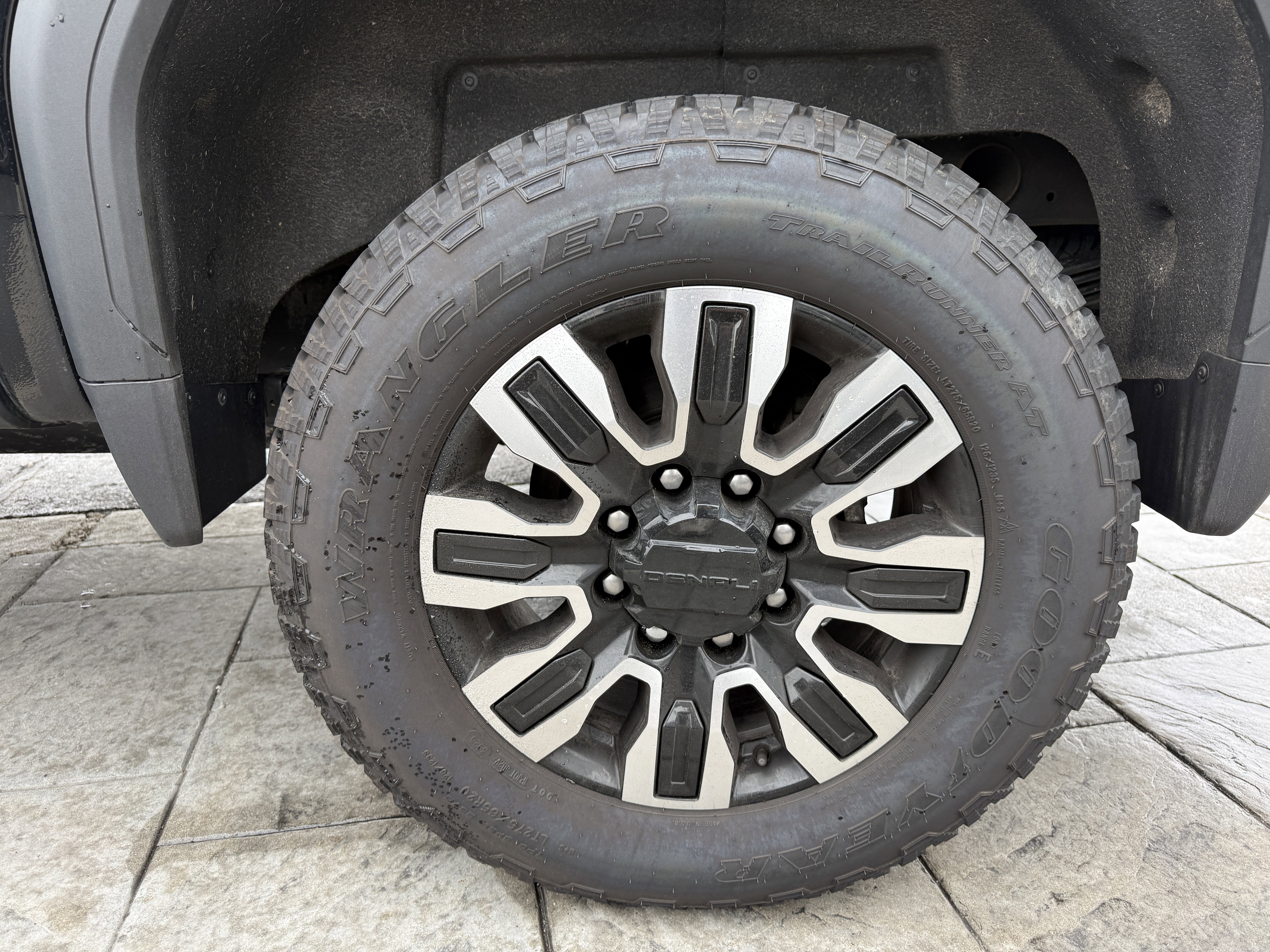 Used 2025 GMC Sierra 2500 Denali Ultimate image 35