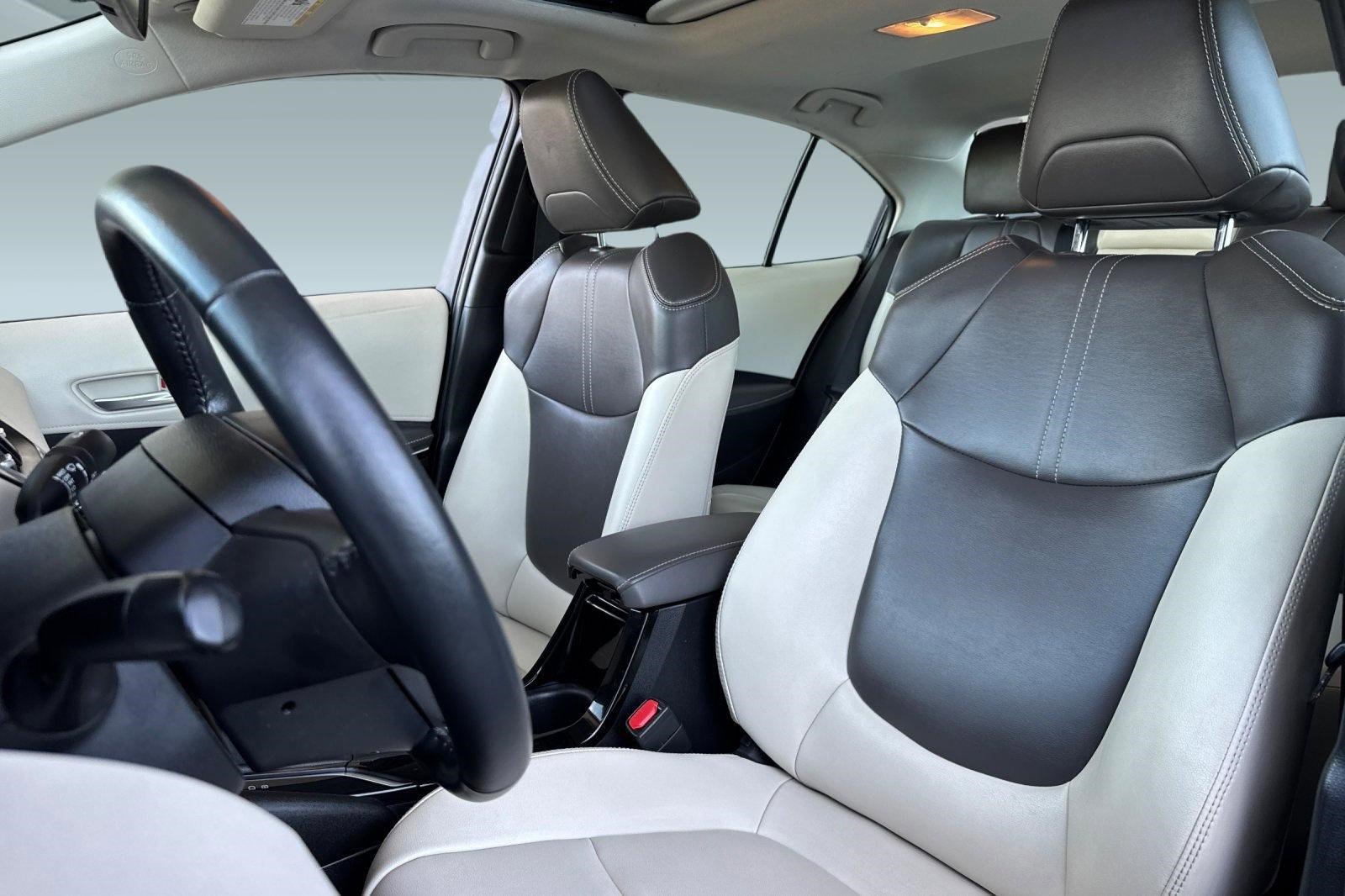 Used 2020 Toyota Corolla XLE image 22