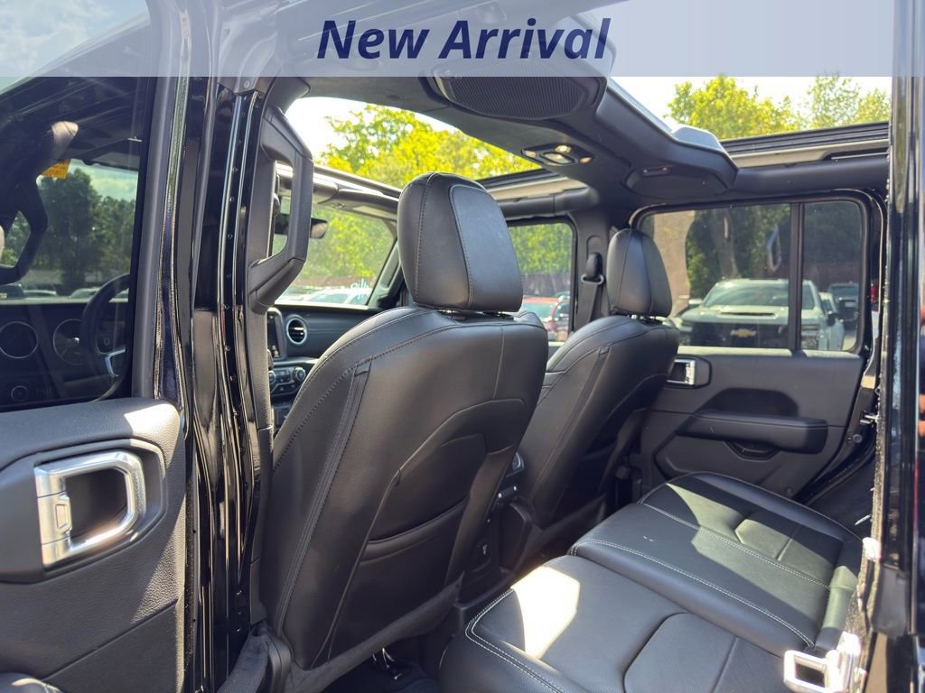 Used 2022 Jeep Wrangler Unlimited Sahara w/ Cold Weather Group image 9