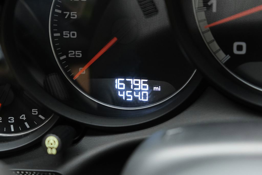 Used 2018 Porsche 911 Turbo image 16