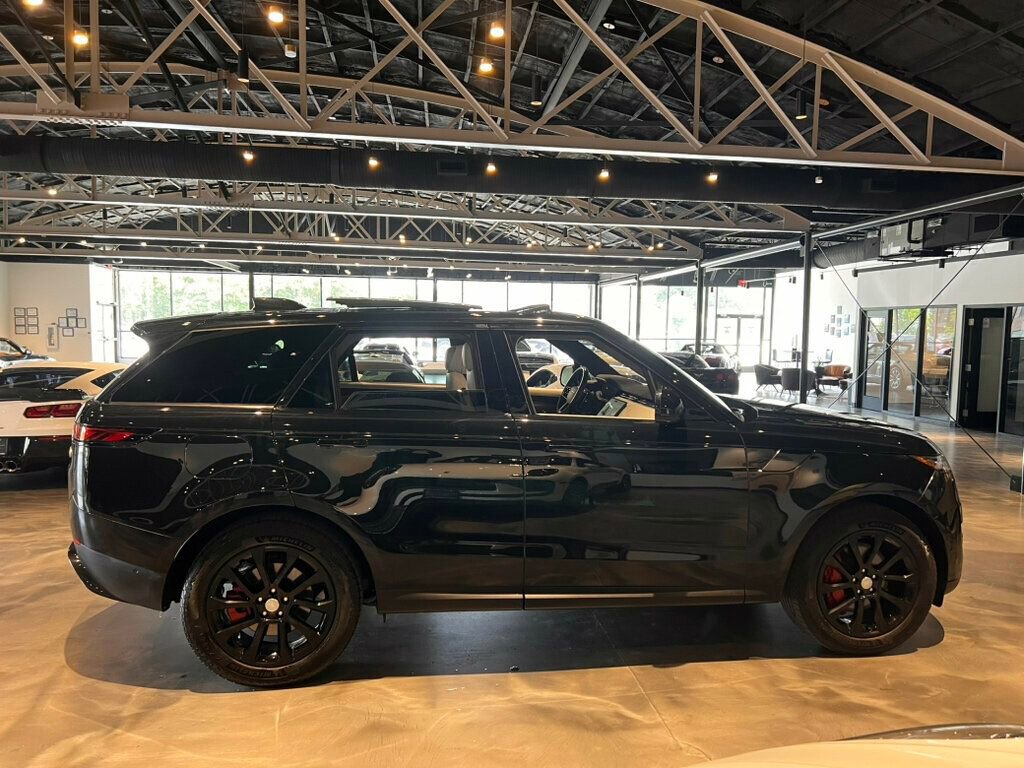 Used 2023 Land Rover Range Rover SE AWD/4WD image 6