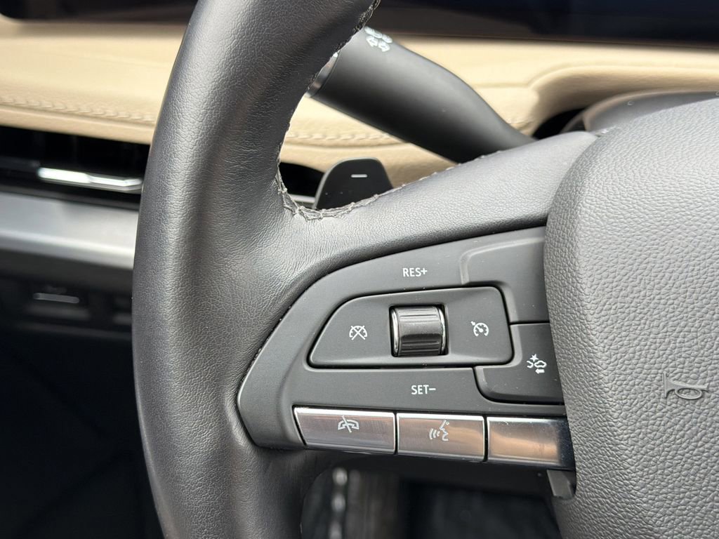 Used 2025 Cadillac XT4 Premium Luxury image 25