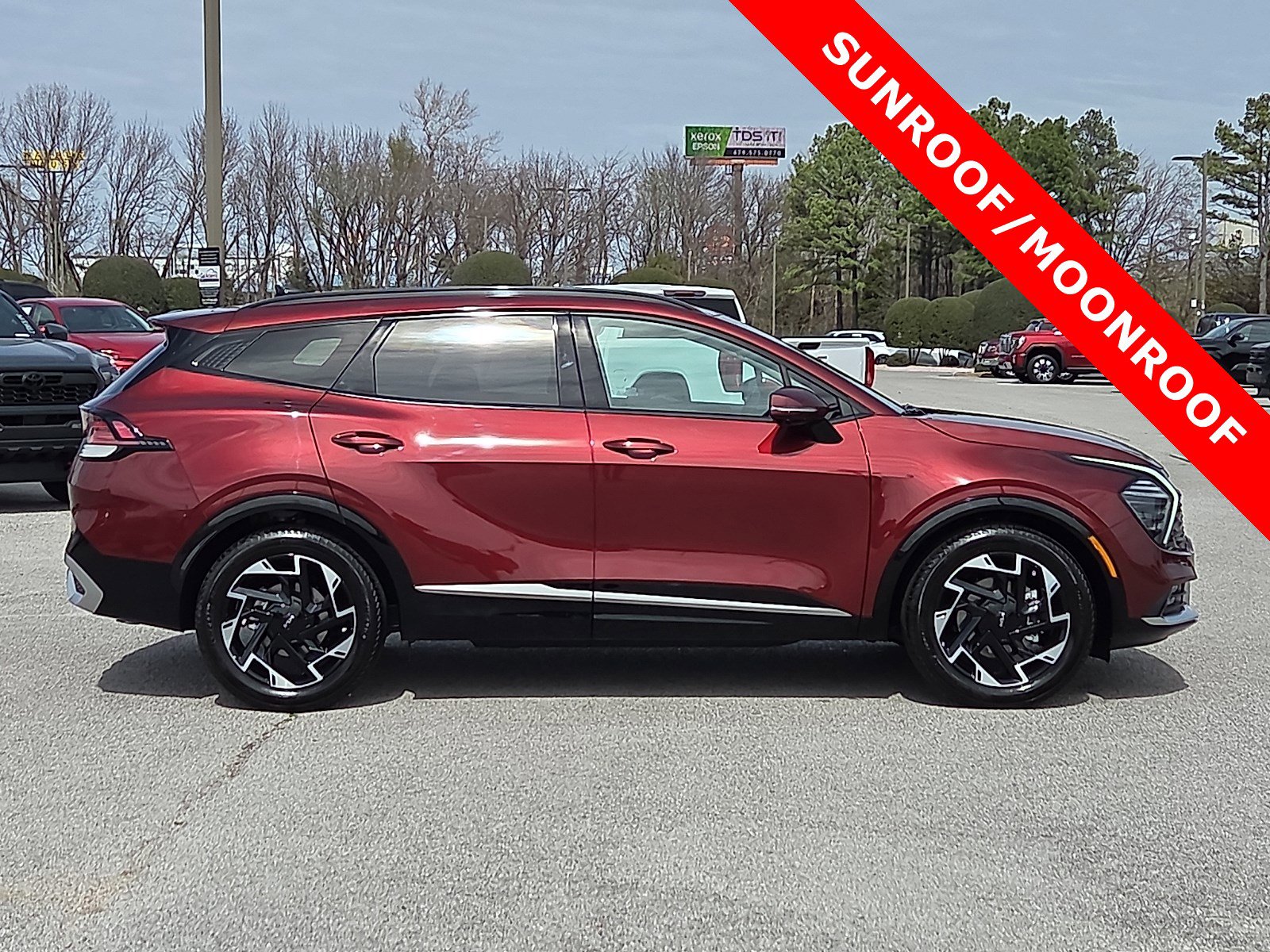 Used 2025 Kia Sportage SX image 6