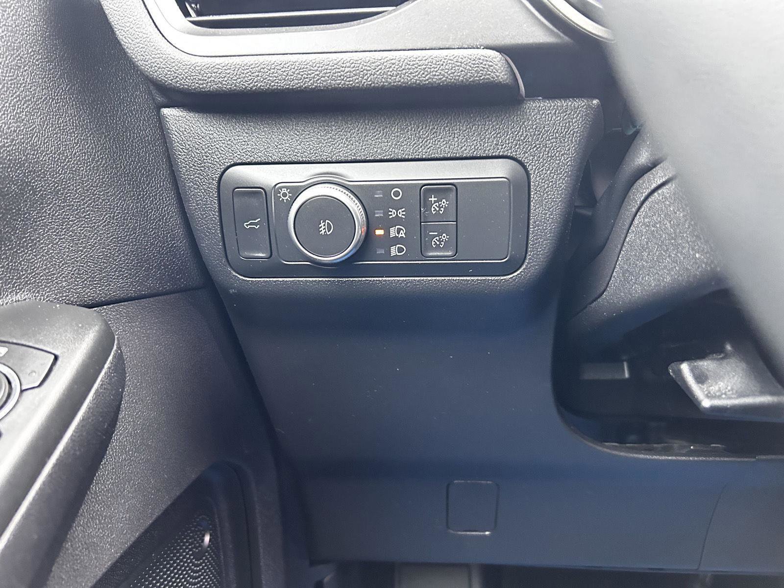 Used 2022 Ford Escape SEL w/ Technology Package image 28