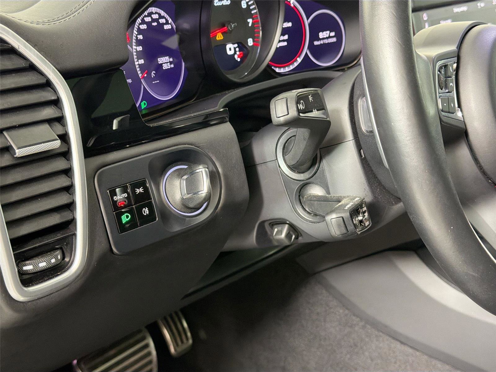 Certified 2021 Porsche Cayenne Turbo AWD/4WD image 33